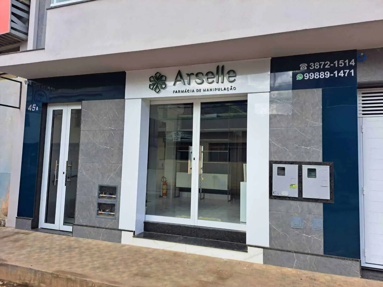 Fachada - Arselle Farmácia de Manipulação